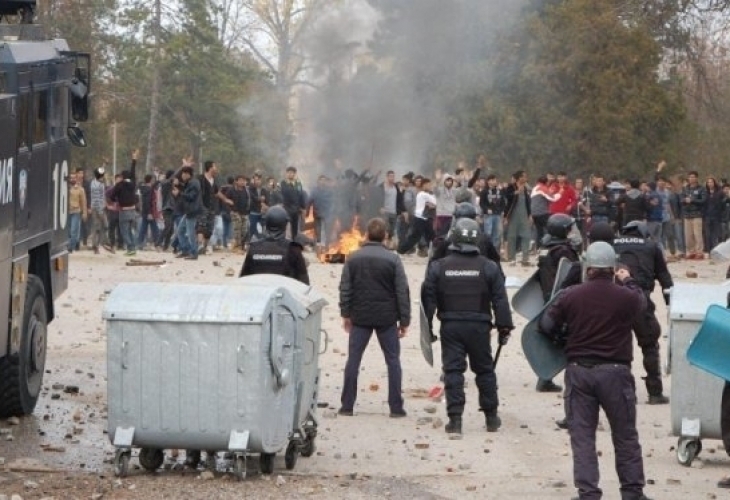 Бунтовете в Харманли "подпалиха" страстите и редица български села