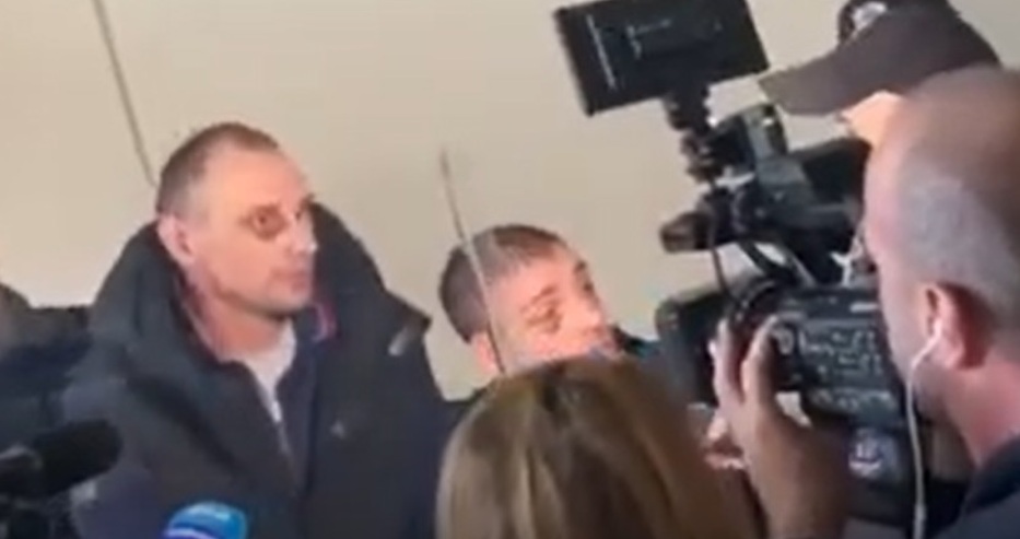 Украинците Руслан и Денис, арестувани за обира в Бургас, се появиха насинени в съда / ВИДЕО