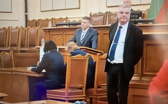 Хаос в парламента – вижте закритото заседание на парламента за оръжията за Украйна / ВИДЕО