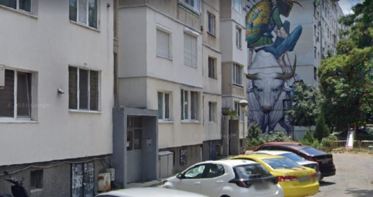 Обезобразена и зверски пребита е жена от барикадиралия се мъж в кв. „Хаджи Димитър“ в София