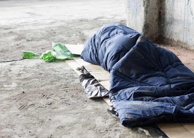 Бездомник издъхна от студ в центъра на София, отпратил Спешна помощ с думите: И да умра, на вас какво ви пука?!
